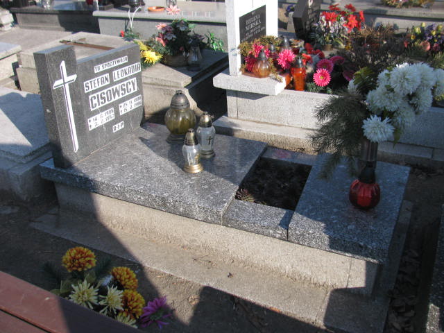 Grób Stefan Cisowski