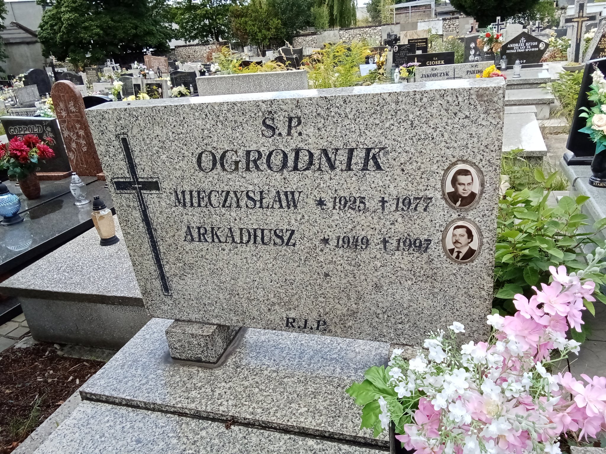 Magdalena Ogrodnik Sosnowiec Wniebowzięcia NMP - Grobonet - Wyszukiwarka osób pochowanych